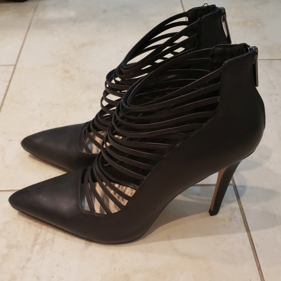 Shoes - Picture 3 of 4